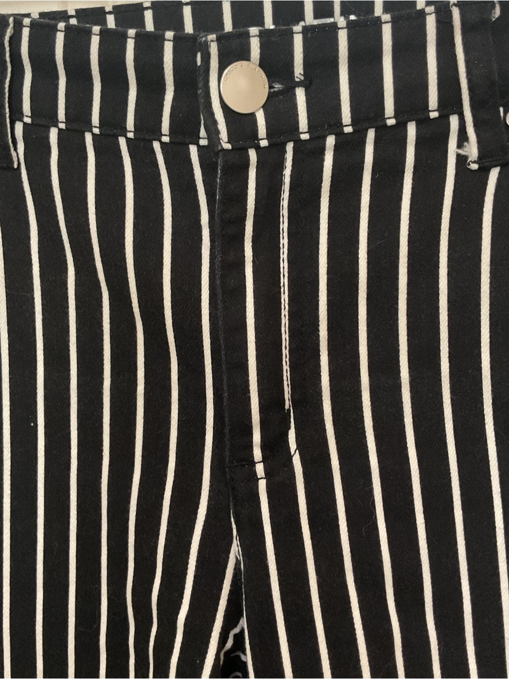 Chico’s Platinum Black and White Striped Denim Ankle Jeans Size .5 Reg 6 - Picture 6 of 12